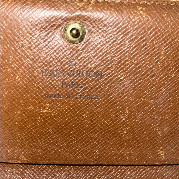 LOUIS VUITTON WALLET - Picture 7 of 9